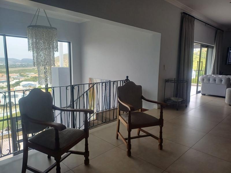 To Let 4 Bedroom Property for Rent in Robberg Ridge Western Cape